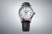 History-Honoring Minimal Timepieces Image 2