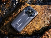 High-Power Dual-Display Smartphones Image 4