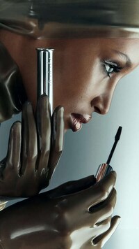Skincare-Fortified Makeup Lines Image 2