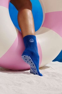 Mediterranean-Inspired Pilates Socks Image 3