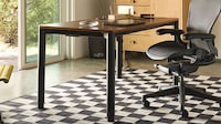 Minimalist Sit-to-Stand Workstations Image 4