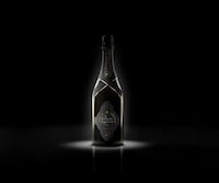 Celebrative Multi-Layered Champagnes Image 2