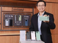 Bezel-Free Flagship Smartphones Image 3