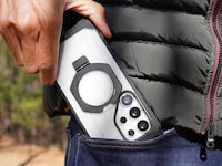 Magnetic Military-Grade Smartphone Cases Image 3