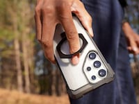 Magnetic Military-Grade Smartphone Cases Image 7