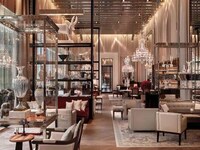 Elegantly Immersive Dining Experiences Image 4