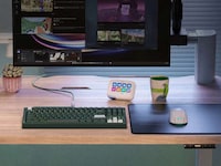 Adjustable Accessory-Friendly Desks Image 2
