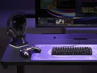 Adjustable Accessory-Friendly Desks Image 4