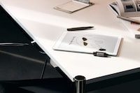 Repairable E Ink Tablets Image 3