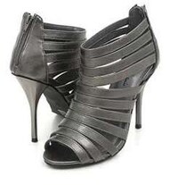 Personal Shoe Shoppers Image 3