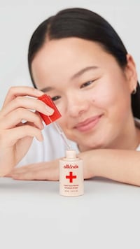 Youth-Safe Skincare Exfoliators Image 1