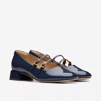 Comfort-Centric Ultra-Stylish Footwear Image 5