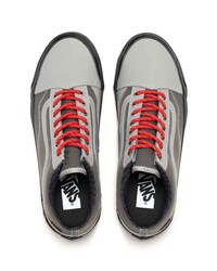 Weatherproof Skateboard Sneakers Image 3