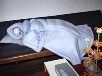 Sleeping-Friendly Duvet-Like Parkas Image 7