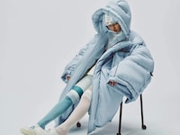 Sleeping-Friendly Duvet-Like Parkas Image 8