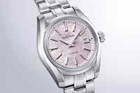 Seasonal Floral-Inspired Timepieces Image 3