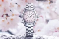 Seasonal Floral-Inspired Timepieces Image 4