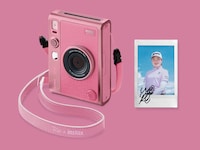 Golfer-Honoring Instant Cameras