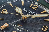 Tropical Avian-Inspired Timepieces Image 4