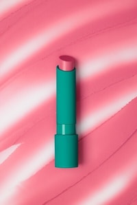 Long-Lasting Matte Lip Tints Image 2