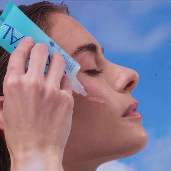 Priming Invisible Sunscreens