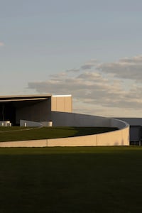 Concealed Modern Barrel Stores Image 1
