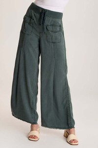 Timeless Easy-Care Clothing Image 4