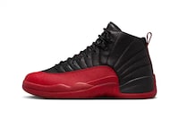 Stealthy Colorblocked Basketball Shoes Image 3