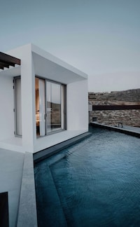Stylish Modern Contemporary Retreats Image 2