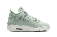 Pale Green-Tonal Basketball Shoes