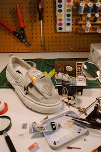 Retro Hiking-Detailed Footwear Image 3