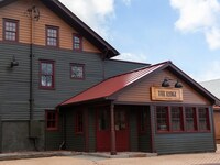 High-End Mountain-Top Restaurants Image 2