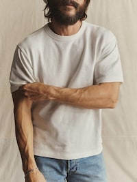 Heavyweight Material T-Shirts Image 1