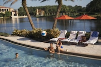 Luxurious Getaway Experiences Image 4