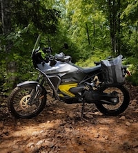 Liquid-Cooled Electric Motorcycles Image 3