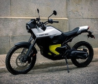 Liquid-Cooled Electric Motorcycles Image 6