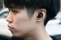 Accessible High-Performance Earbuds Image 1