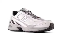 Minimal Tonal Lifestyle Sneakers Image 3