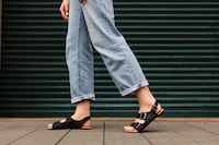 Minimalist Leather Sandals Image 1