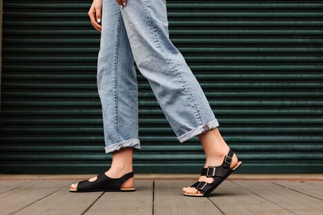 Minimalist Leather Sandals