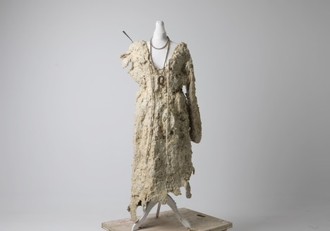 Statement-Making Oatmeal Outfits
