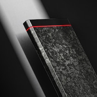 Stealthy Sustainable Portable Chargers Image 3