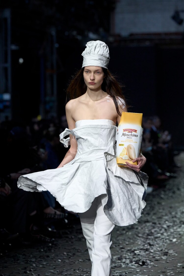 Quirky Luxury Collabs : Moschino x Milano handbag