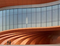Ribbon-Like Dynamic Structures Image 1