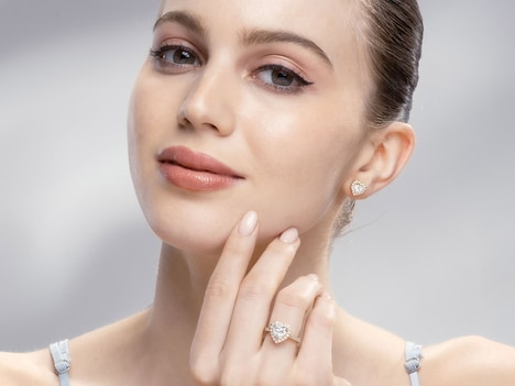 Women-Empowering Jewelry Campaigns