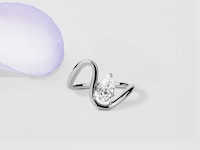 Women-Empowering Jewelry Campaigns Image 6