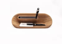 Organized Minimal Pen Holders Image 1