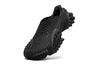 Prickly Monochromatic Sleek Footwear
