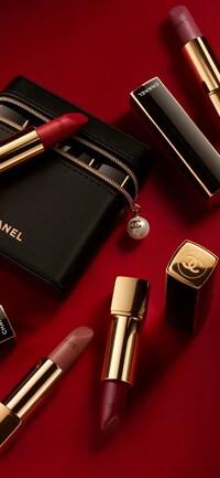 Limited-Edition Luminous Matte Lipstick Image 2