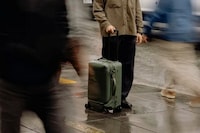 Hybrid Ultra-Strong Suitcases Image 1